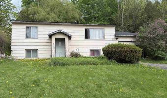 7 Meadow Wood Dr, Barre, VT 05654