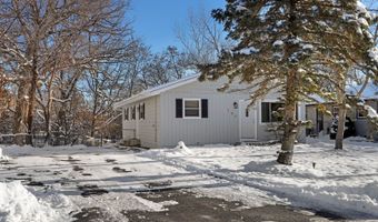 197 Maplewood Dr, Antioch, IL 60002