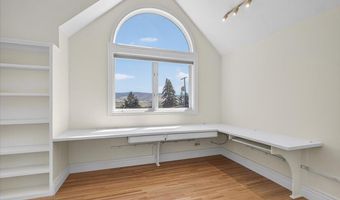255 Scenic Dr, Ashland, OR 97520