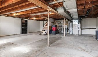 983 Roseland Rd, Alliance, OH 44601
