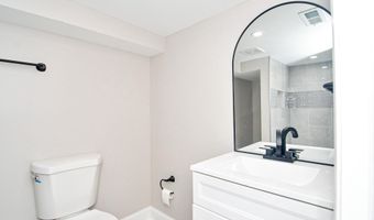 2644 E HOFFMAN St, Baltimore, MD 21213