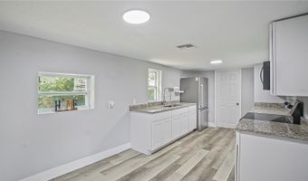 721 E 13TH St, Apopka, FL 32703
