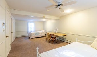 33 Forge Dr, Avon, CT 06001