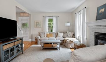 259 Middle Rd, Falmouth, ME 04105