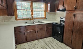 526 E Mitchell St, Adel, GA 31620