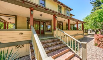 586 B St, Ashland, OR 97520