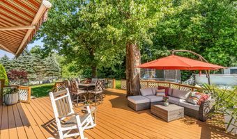 13 Pleasant Rise Cir, Brookfield, CT 06804