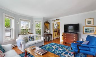 15 Cross St, Newport, RI 02840