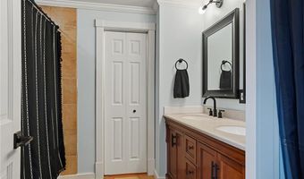 1115 7th St, Baldwin City, KS 66006