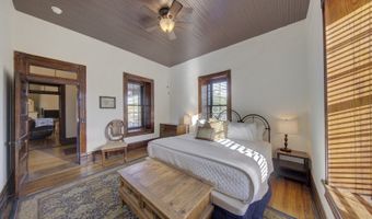 405 W Avenue E, Alpine, TX 79830