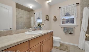 6 Key Largo Ct, Bayville, NJ 08721