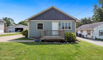 2325 E 40th Ct, Des Moines, IA 50317