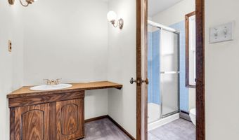 11 Phillips Mills Dr, Middletown, NJ 07748