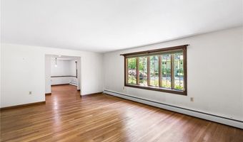 105 Fairfield Dr, North Kingstown, RI 02852