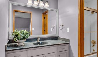 731 E 1100 Rd, Baldwin City, KS 66006