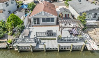 215 Pine Dr, Bayville, NJ 08721