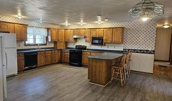 713 Mcgrath Pond Rd, Belgrade, ME 04917
