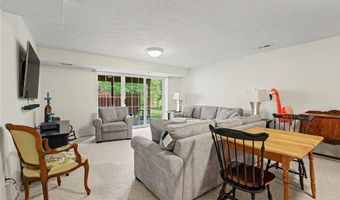 959 Grand View Ln, Aurora, OH 44202