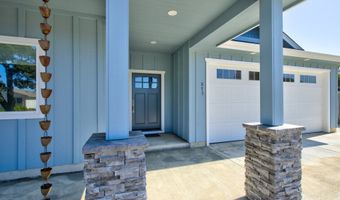 875 12TH St, Bandon, OR 97411