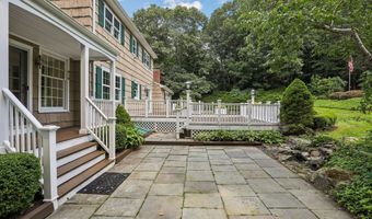 10 Terra Glen Rd, Danbury, CT 06811