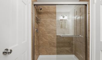 7009 LOCH LOMOND Dr, Bethesda, MD 20817
