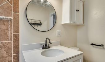 7205 NW 45th St, Bethany, OK 73008