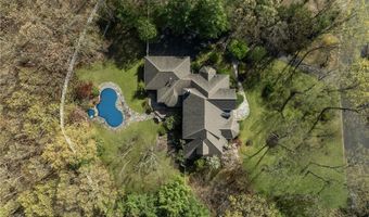 4 Christopher Dr, Lincoln, RI 02865