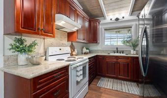 734 Kaipii St, Kailua, HI 96734