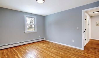 3 Pinetop Rd, Barrington, RI 02806