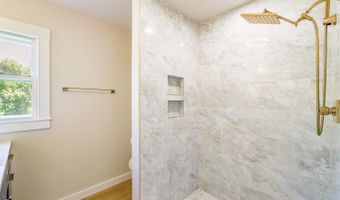 221 Lincolnville Ave, Belfast, ME 04915