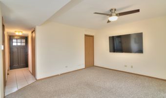 9925 Amanda Ln, Algonquin, IL 60102
