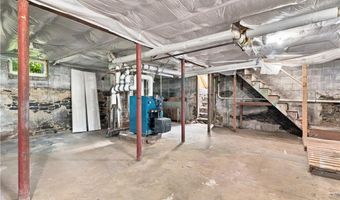 82 Dyer Ave, East Providence, RI 02915