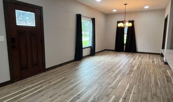 121 N 9th St, Albia, IA 52531