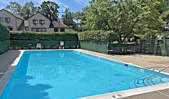 5 D Pineview Rd, Branford, CT 06405