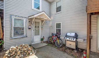 214-216 Pine St, Burlington, VT 05401