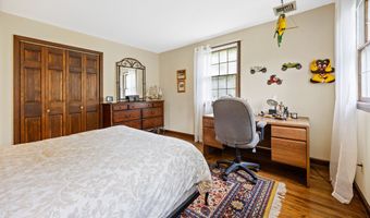 620 Riverside Dr, Cheshire, CT 06410