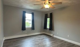 8 Linden St, Bristol, RI 02809