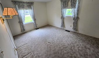 1003 Crestview Dr, Angola, IN 46703