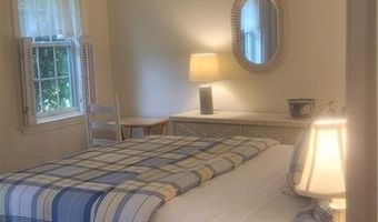 318 Corey Ln 318, Middletown, RI 02842