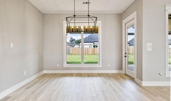 6048 Majestic Waters Dr, Benton, AR 72019