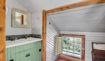 6 Spring St, Chester, CT 06412