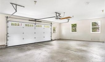 33 Upland Way, Barrington, RI 02806