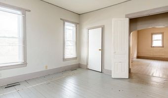 331 W 15th St, Auburn, IN 46706