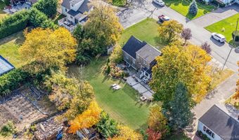 50 Mole Pl, Amityville, NY 11701