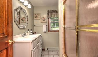 8 Whippoorwill Ln, Bethany, CT 06524