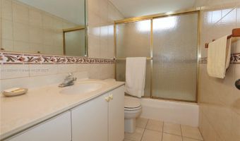 3020 Marcos Dr S208, Aventura, FL 33160