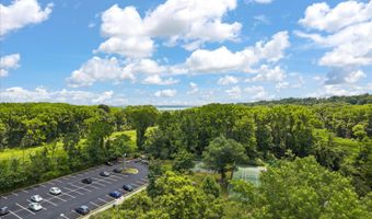 6641 WAKEFIELD Dr 703, Alexandria, VA 22307