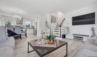 201 Maiden Ln, Bergenfield, NJ 07621