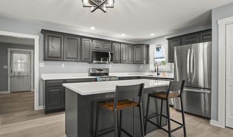 29 W Main St, Amboy, IL 61310