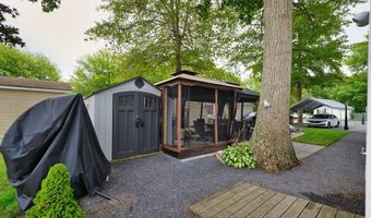 533 Forest Park, Middletown, RI 02842